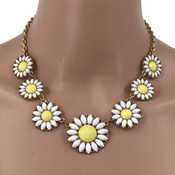Charming Charlie Necklace Daisy Flowers Statement Yellow White Gold Tone - Picture 1 of 2